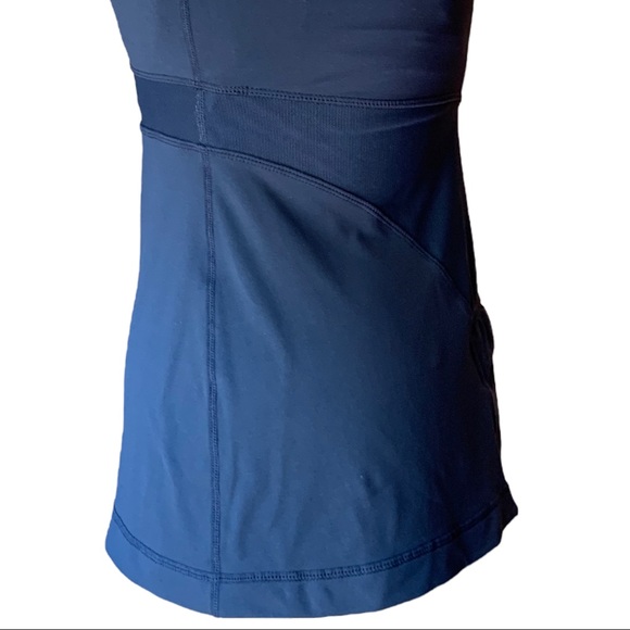 Lululemon Shelf Bra Tank Top with Criss Cross Back Size 6 in Grey - Picture 4 of 11